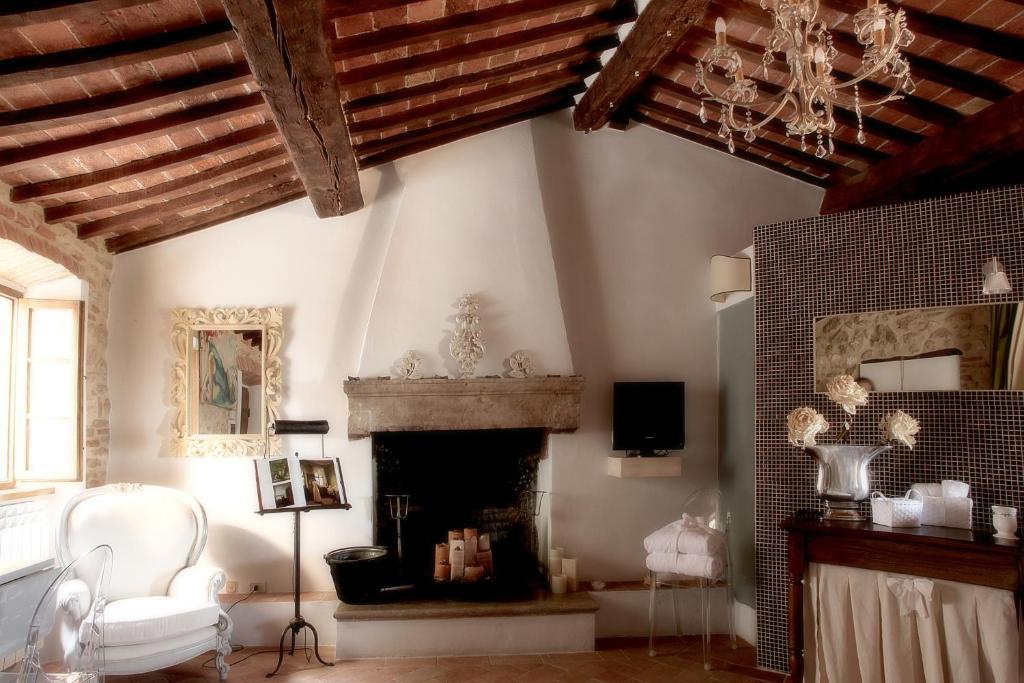 Semproniano Guest House Il Borgo Di Sempronio חדר תמונה